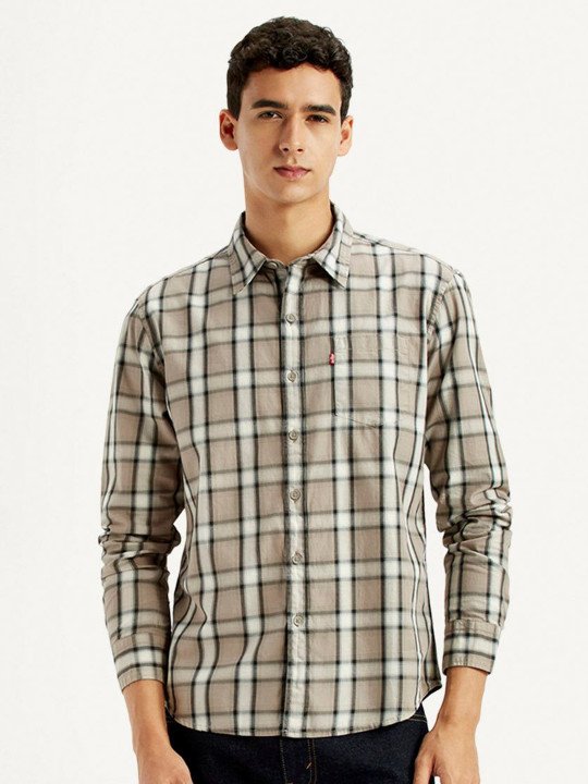 Men Classic Slim Fit Checked Casual Shirt