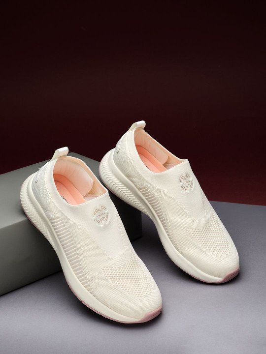 Campus | Women SUAVE Textured Slip-On Sneakers