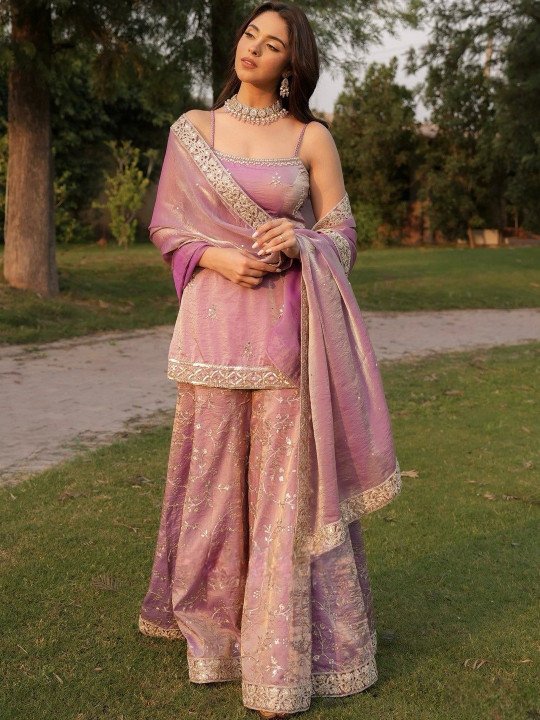 Women Ethnic Motifs Embroidered Thread Work Kurti with Sharara & With Dupatta