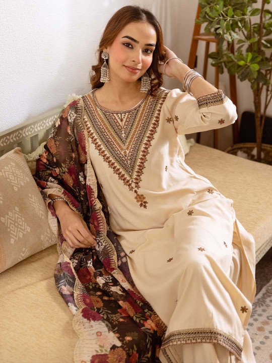 Women Ethnic Motifs Embroidered Regular Thread Work Kurta with Patiala & With Dupatta